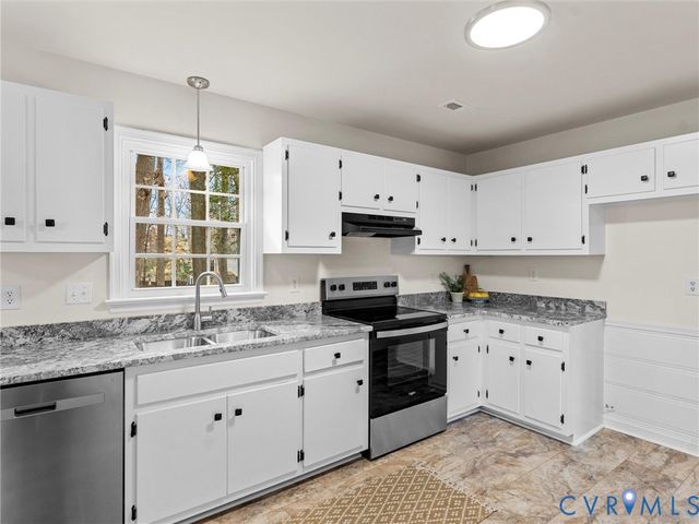 10507 Oakforest Ct, Chesterfield, VA 23832