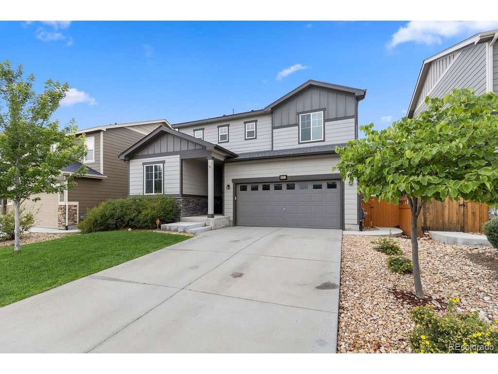 6421 Dry Fork Cir, Frederick, CO 80516