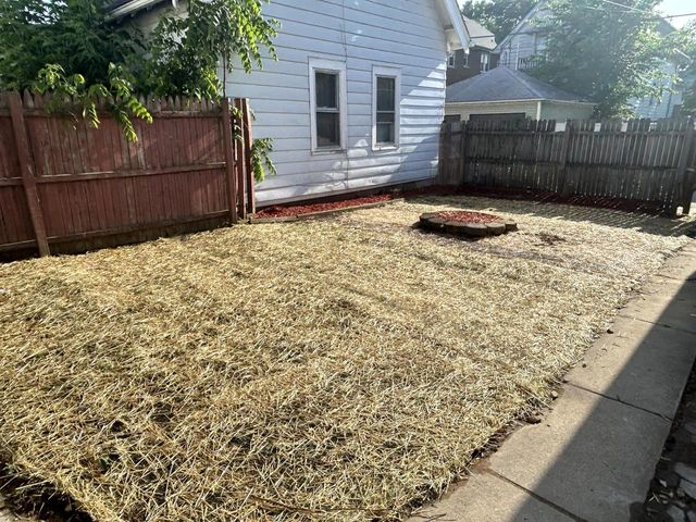 3041 N 52nd STREET, Milwaukee, WI 53210