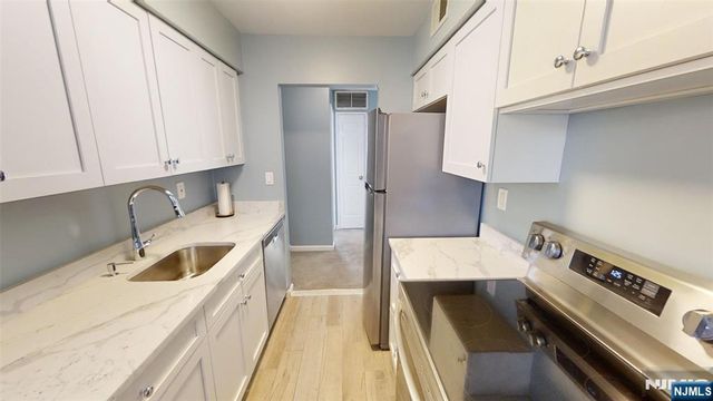 358 MAPLE Avenue 2, Oradell, NJ 07649
