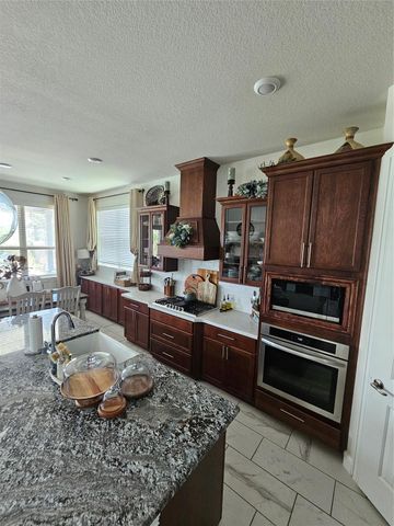 1013 Goose Creek Street, Webster, TX 77598