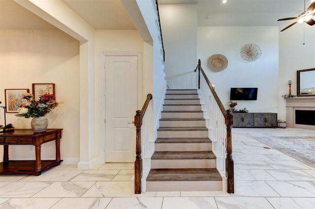 1013 Goose Creek Street, Webster, TX 77598