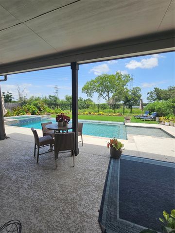 1013 Goose Creek Street, Webster, TX 77598