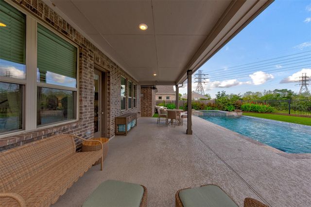 1013 Goose Creek Street, Webster, TX 77598