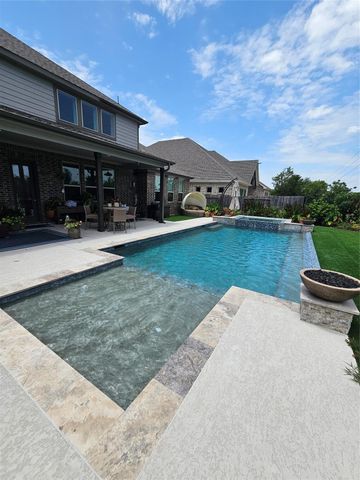 1013 Goose Creek Street, Webster, TX 77598