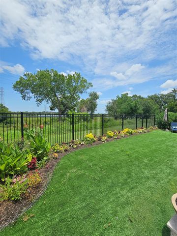 1013 Goose Creek Street, Webster, TX 77598