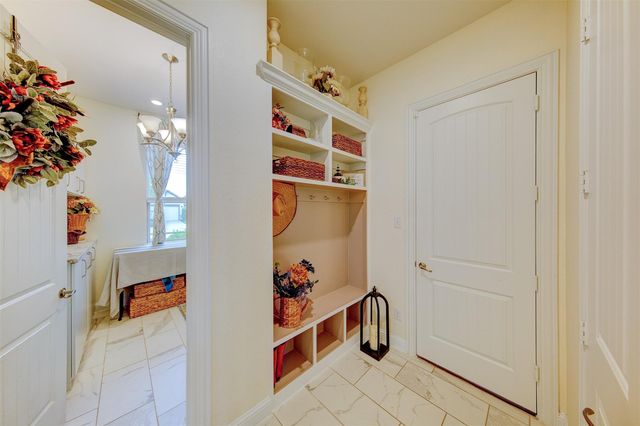 1013 Goose Creek Street, Webster, TX 77598