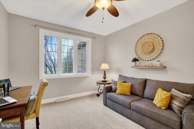 558 ROCKY RD, Red Lion, PA 17356