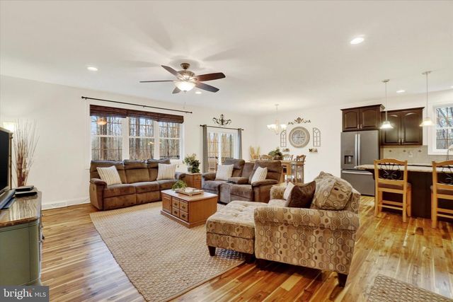 558 ROCKY RD, Red Lion, PA 17356