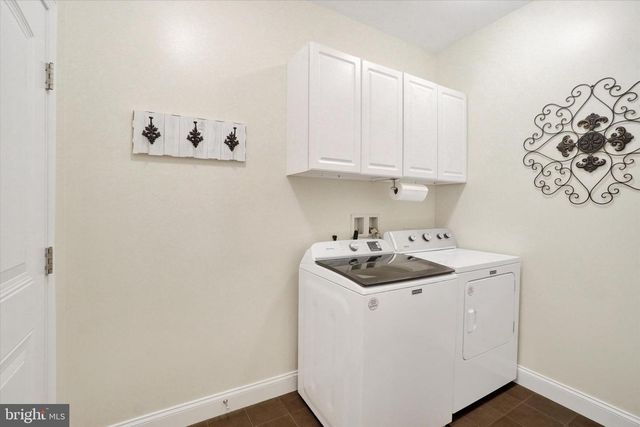 558 ROCKY RD, Red Lion, PA 17356