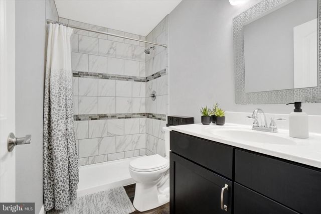 558 ROCKY RD, Red Lion, PA 17356