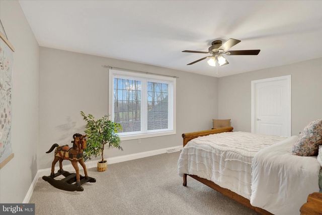 558 ROCKY RD, Red Lion, PA 17356