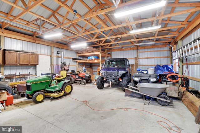 558 ROCKY RD, Red Lion, PA 17356