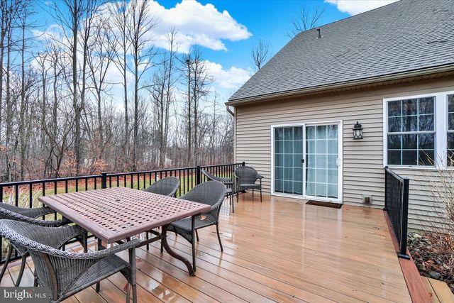 558 ROCKY RD, Red Lion, PA 17356