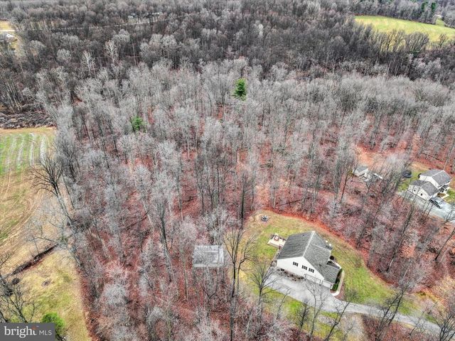 558 ROCKY RD, Red Lion, PA 17356