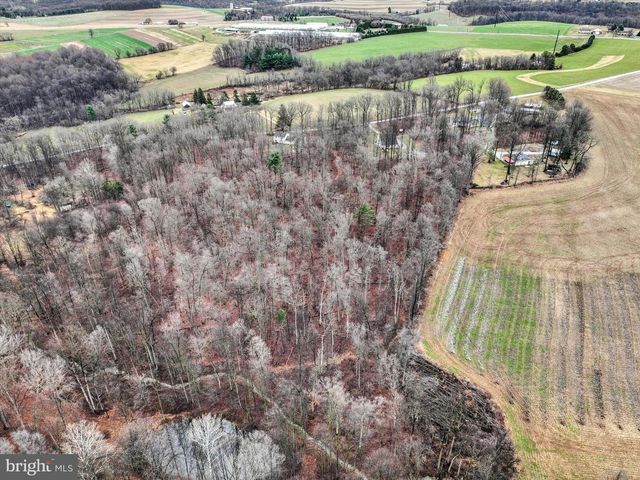 558 ROCKY RD, Red Lion, PA 17356