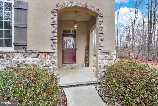 558 ROCKY RD, Red Lion, PA 17356