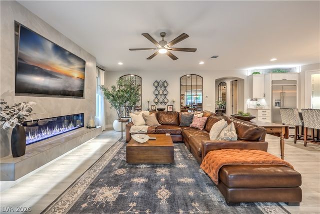 8265 Skye Peak Street, Las Vegas, NV 89166