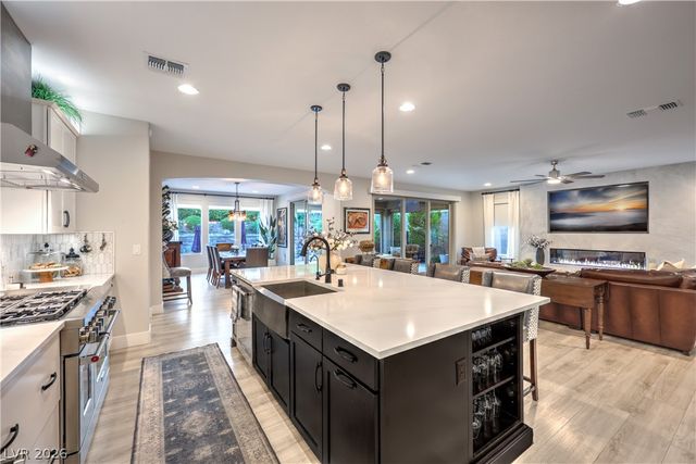8265 Skye Peak Street, Las Vegas, NV 89166