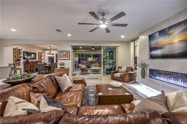 8265 Skye Peak Street, Las Vegas, NV 89166
