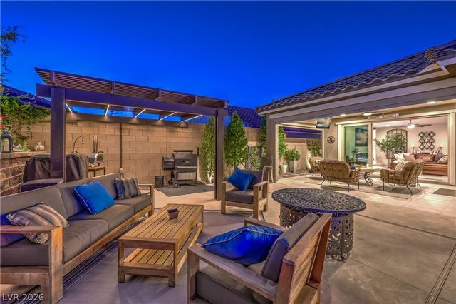 8265 Skye Peak Street, Las Vegas, NV 89166