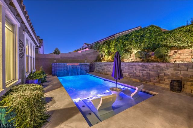 8265 Skye Peak Street, Las Vegas, NV 89166