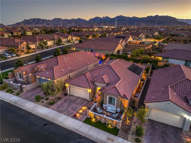 8265 Skye Peak Street, Las Vegas, NV 89166