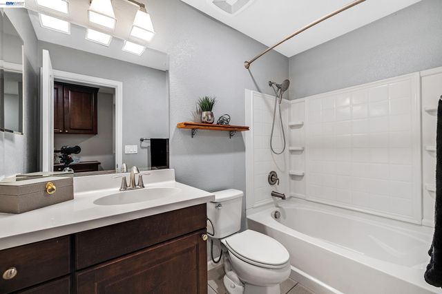 1270 Gusty Loop 3, Livermore, CA 94550