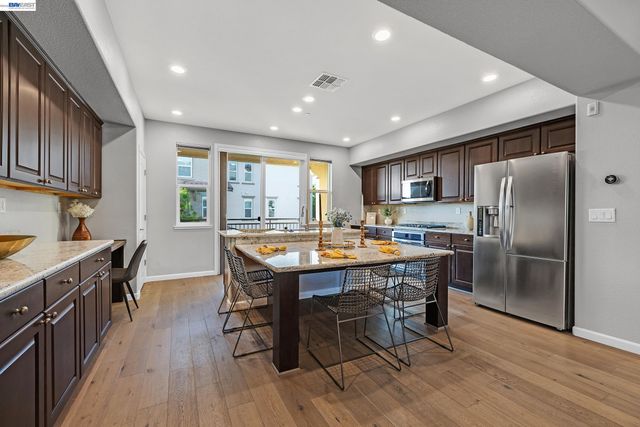 1270 Gusty Loop 3, Livermore, CA 94550