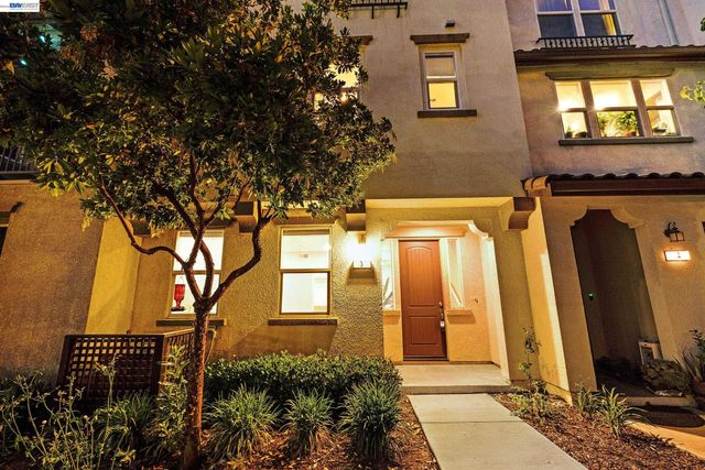 1270 Gusty Loop 3, Livermore, CA 94550