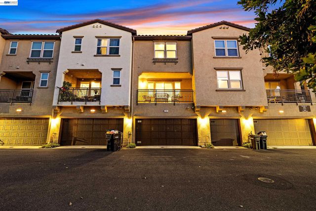 1270 Gusty Loop 3, Livermore, CA 94550