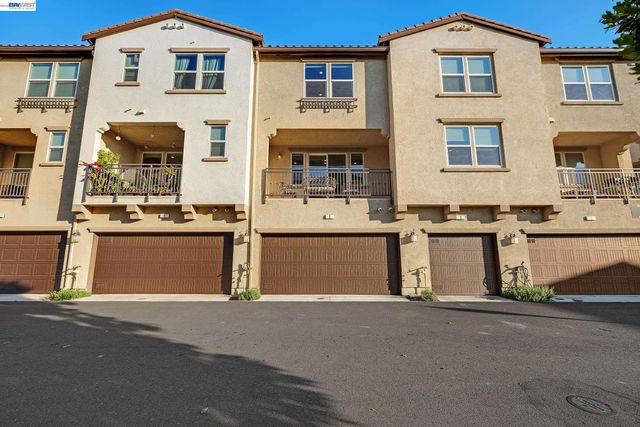 1270 Gusty Loop 3, Livermore, CA 94550