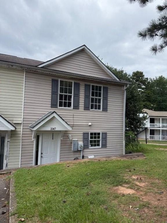 1047 Thornwoode Lane, Stone Mountain, GA 30083