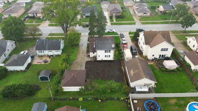 8937 Mcvicker Avenue, Oak Lawn, IL 60453