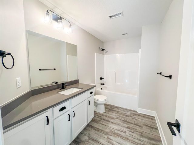 141 S Shay Rd, Andover, KS 67002