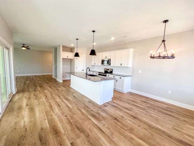 141 S Shay Rd, Andover, KS 67002