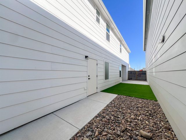 141 S Shay Rd, Andover, KS 67002