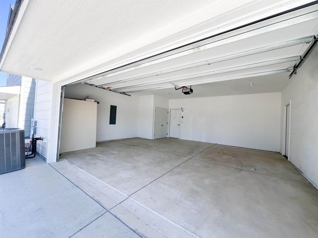 141 S Shay Rd, Andover, KS 67002