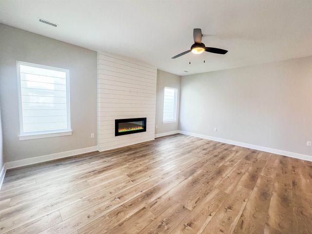 141 S Shay Rd, Andover, KS 67002
