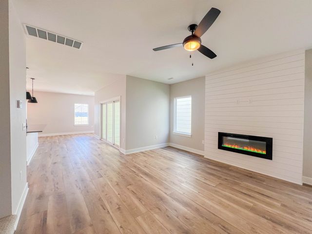 141 S Shay Rd, Andover, KS 67002
