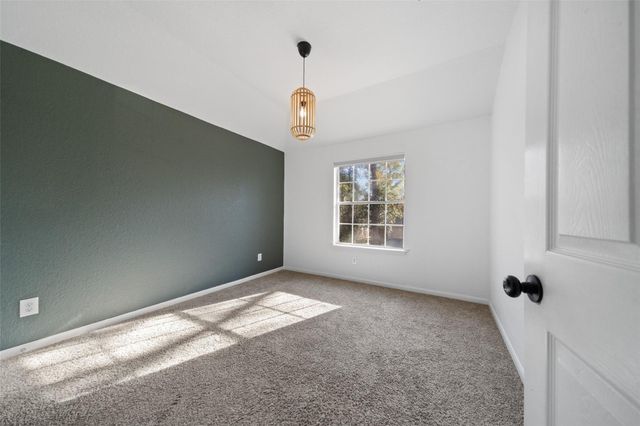 39 W Prairie Dawn Circle, The Woodlands, TX 77385