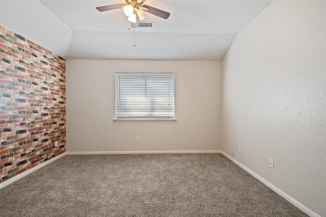 39 W Prairie Dawn Circle, The Woodlands, TX 77385