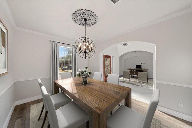 39 W Prairie Dawn Circle, The Woodlands, TX 77385