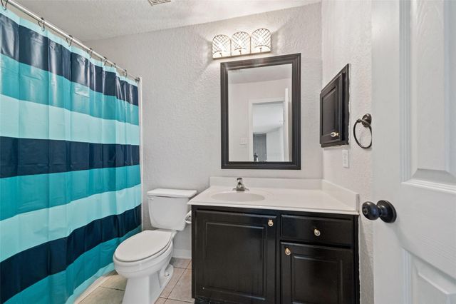 39 W Prairie Dawn Circle, The Woodlands, TX 77385