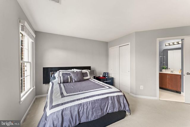 43387 LA BELLE PL, Ashburn, VA 20147