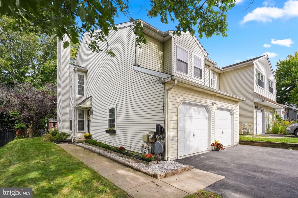 124 RED HAVEN DR, North Wales, PA 19454 — photo 2