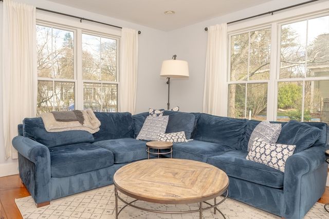 25 S Lincoln St, Natick, MA 01760