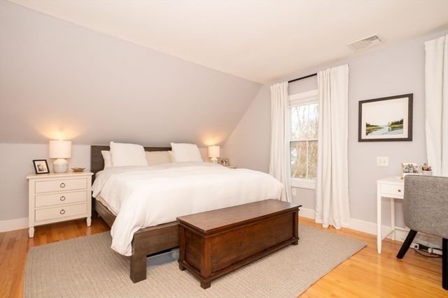 25 S Lincoln St, Natick, MA 01760