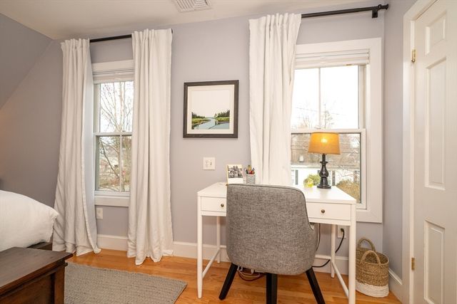 25 S Lincoln St, Natick, MA 01760