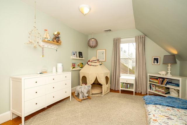 25 S Lincoln St, Natick, MA 01760